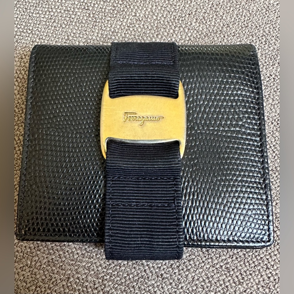 Salvatore Ferragamo Vara Lizard Embossed Leather Bifold Wallet